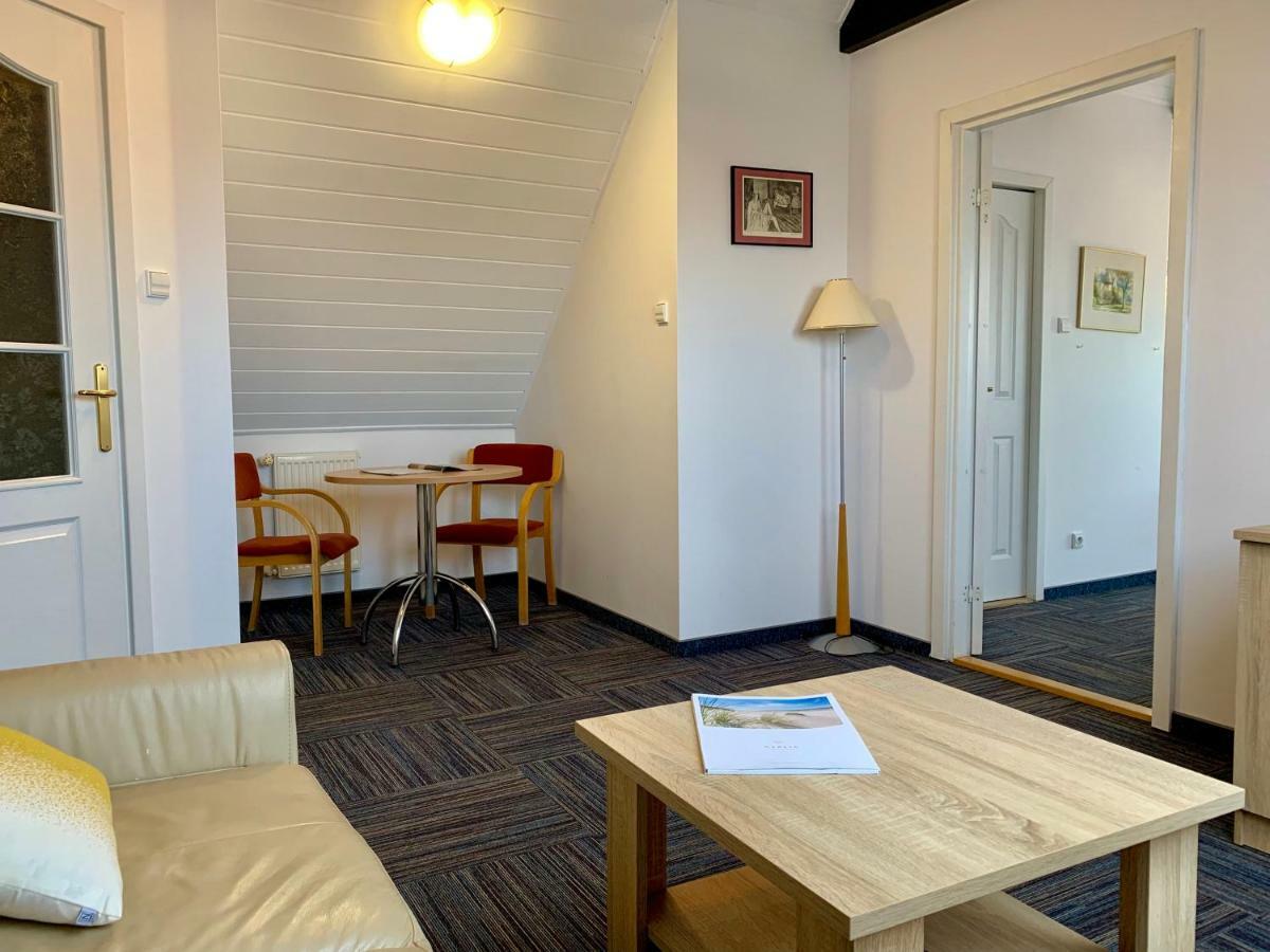 Azalia Bed & Breakfast Ustronie Morskie Bagian luar foto